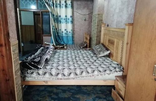 Abbottabad Hotel | Lalazar Hotel & Restaurant