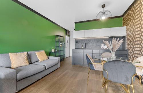 Old Town Apartment | LAM Art Deco Castle View - AC - Balcony