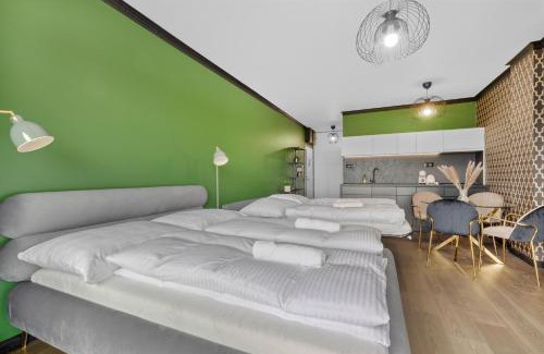 Old Town Apartment | LAM Art Deco Castle View - AC - Balcony