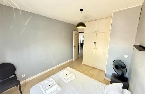 Toulon Apartment | Lamazonite YourHostHelper