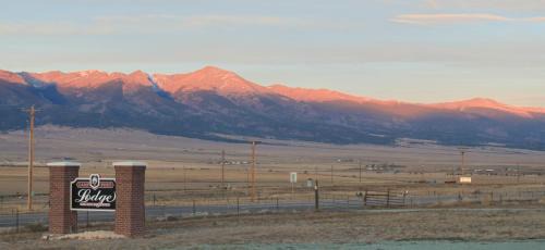 Westcliffe Hotel | Lamp Post Lodge