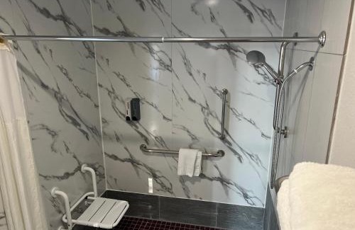 Alhambra Hotel | Lanai Motel