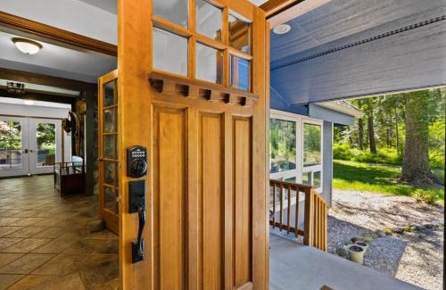 Brightwood House | Landen Lodge - Meredith Lodging