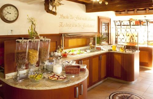 Markt Erlbach House | Landgasthof - Hotel zum Stern