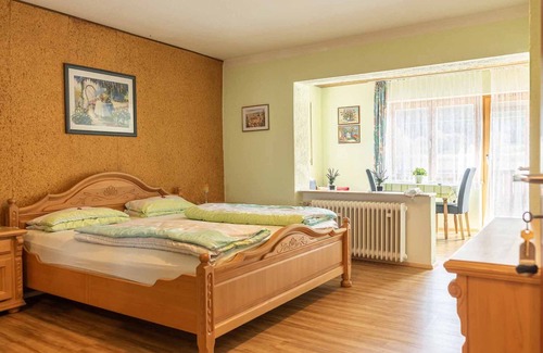 Etzelwang House | Landgasthof Peterhof