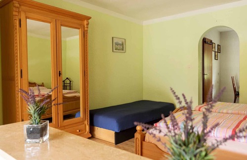 Etzelwang House | Landgasthof Peterhof