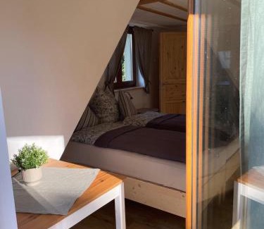 Vestenbergsgreuth Apartment | Landgut Seebühne - Apartment mit Seeblick im Steigerwald