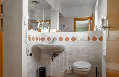 Holzminden Hotel | Landhaus Sollingshöhe UG