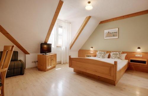 Schwarzach am Main Hotel | Landhotel Schwab - by homekeepers