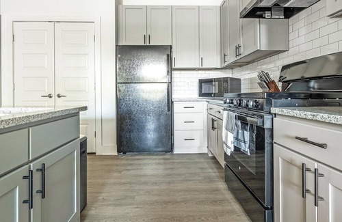 Charlotte Apartment | Landing | Amazing 1BD, Clubhouse, Gym