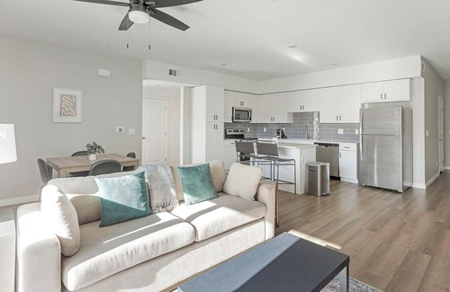 Townsite Apartment | Landing | Amazing 1BD, Rooftop Lounge, Pool
