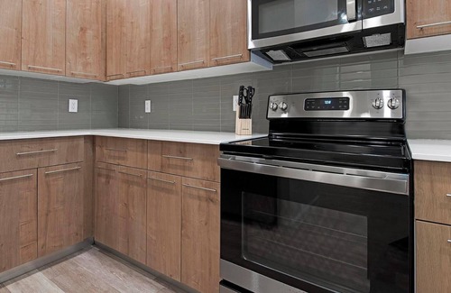 Florida Center Apartment | Landing | Amazing 1BD, Yoga Studio, Pool