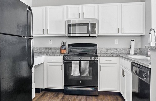 Downtown Indianapolis Apartment | Landing | Amazing 2BD, Gym, Pool