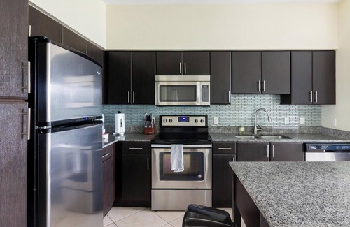 Miramar Apartment | Landing | Amazing 2BD, Clubhouse, Gym