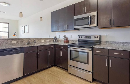 Richmond Apartment | Landing | Amazing 2BD, Gym