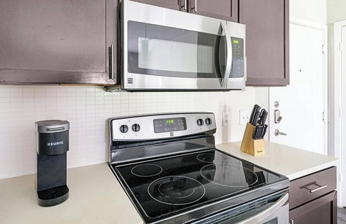 Katy Apartment | Landing | Amazing 2BD, Gym, Pool