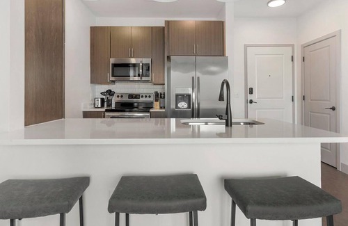 Richmond Apartment | Landing | Amazing 2BD, Pool, Clubhouse