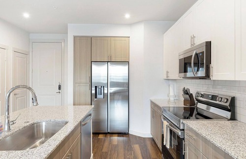 Fate Apartment | Landing | Amazing 2BD, Pool, Clubhouse