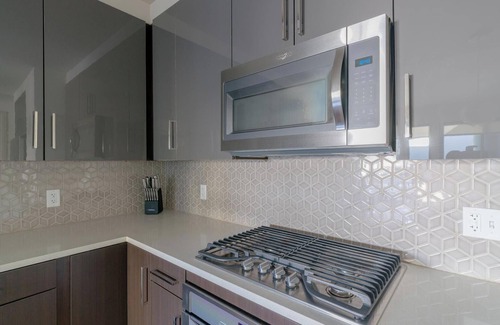 Houston Apartment | Landing | Amazing 2BD, Tennis Court, Pool