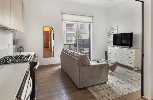 Spring Valley Apartment | Landing | Amazing Studio, Gym, Pool