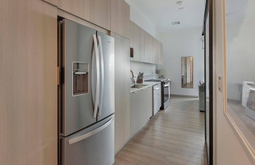 Spring Valley Apartment | Landing | Amazing Studio, Gym, Pool