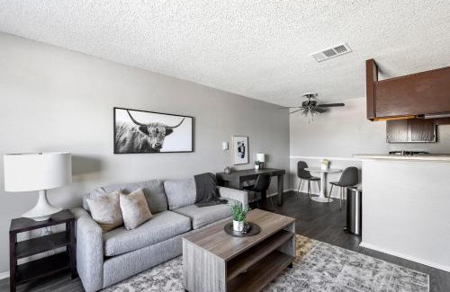 Grand Prairie Apartment | Landing Apartments - Grand Prairie