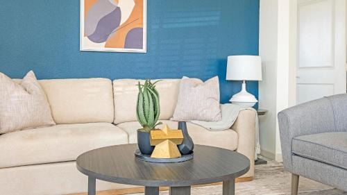 Waller Apartment | Landing Apartments - Waller