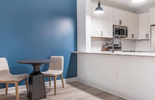 North Druid Hills Apartment | Landing at Cortland Oleander West - 1 Bedroom in North Druid Hills