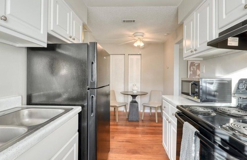 St. Petersburg - Clearwater Apartment | Landing at Gateway on 4th Apartments - 1 Bedroom in Downtown St. Petersburg