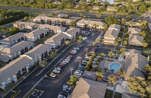 St. Petersburg - Clearwater Apartment | Landing at Gateway on 4th Apartments - 1 Bedroom in Downtown St. Petersburg