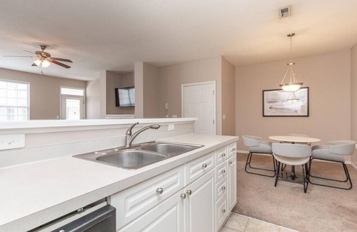 Columbus Apartment | Landing at Marble Cliff Commons - 2 Bedrooms in West Scioto