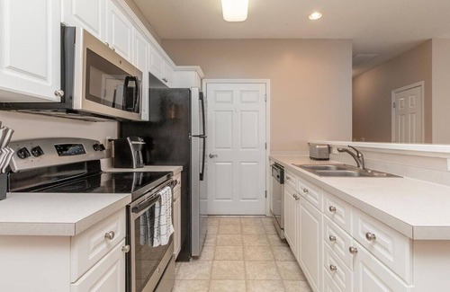 Columbus Apartment | Landing at Marble Cliff Commons - 2 Bedrooms in West Scioto