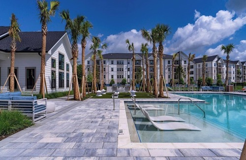 Jacksonville Apartment | Landing at Palmhouse - 2 Bedrooms in Rolling Hills