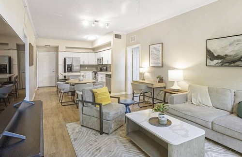 Sunrise Apartment | Landing at Solero Plantation - 2 Bedrooms in Downtown Plantation