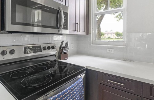 Plantation Apartment | Landing at Solero Plantation - 2 Bedrooms in Downtown Plantation