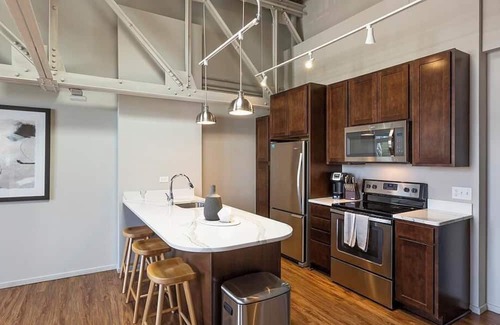 Southeast Omaha Apartment | Landing at The Breakers - 1 Bedroom in Downtown