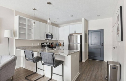 Dundee-Happy Hollow Historic District Apartment | Landing at The Duke of Omaha Apartments - 1 Bedroom in Dodge Street Corridor