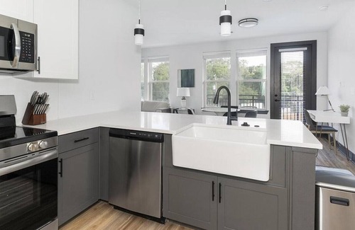 St. Nicholas Apartment | Landing at The Jack on Beach - 1 Bedroom in Baymeadows