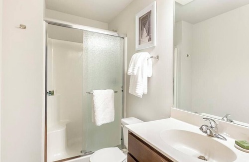 NoDo District Apartment | Landing at The Rochester Apartments - 1 Bedroom in Downtown