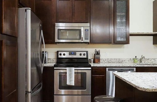 Downtown Omaha Apartment | Landing at Wire - 1 Bedroom in Downtown
