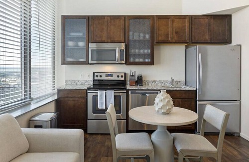 Downtown Omaha Apartment | Landing at Wire - 2 Bedrooms in Downtown