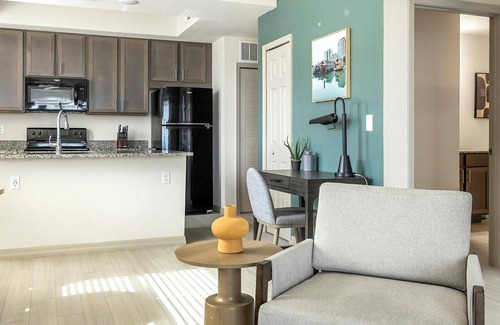 Eastwood Village Apartment | Landing | Beautiful 1BD, Gym, Rooftop Lounge