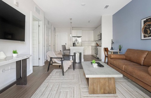 The Forum Apartment | Landing | Beautiful 1BD, Gym