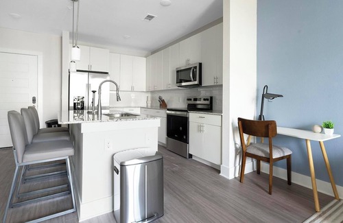 The Forum Apartment | Landing | Beautiful 1BD, Gym