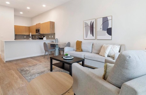 Florida Center Apartment | Landing | Beautiful 1BD, Gym, Pool