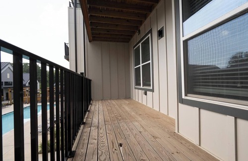 Huntersville Apartment | Landing | Beautiful 1BD, Gym, Yoga Studio