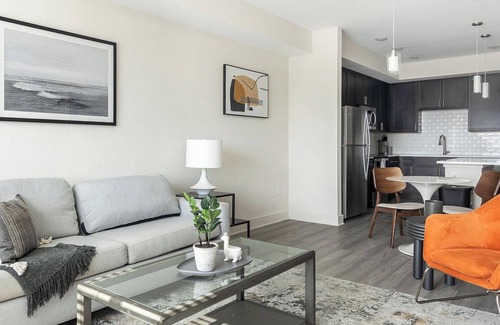 Palmetto Apartment | Landing | Beautiful 1BD, Clubhouse, Pool