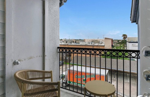 Briarforest Apartment | Landing | Beautiful 2BD, Gym, Pool