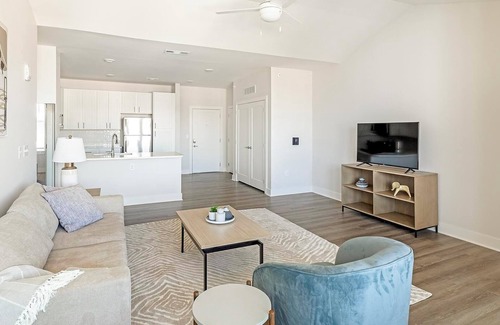 Belle Mina Apartment | Landing | Chic 1BD, Clubhouse, Courtyard