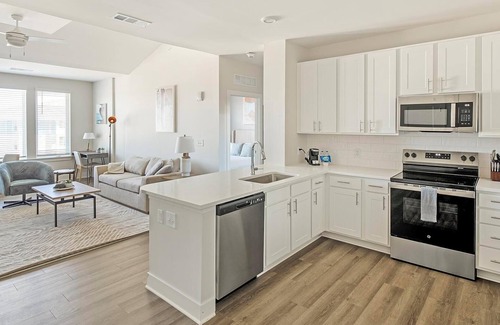 Belle Mina Apartment | Landing | Chic 1BD, Clubhouse, Courtyard